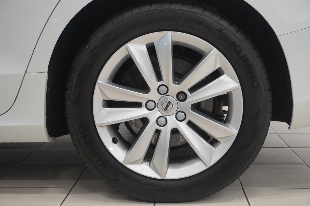 Volvo V60 B4 Momentum Drag 2021, bild 5/10