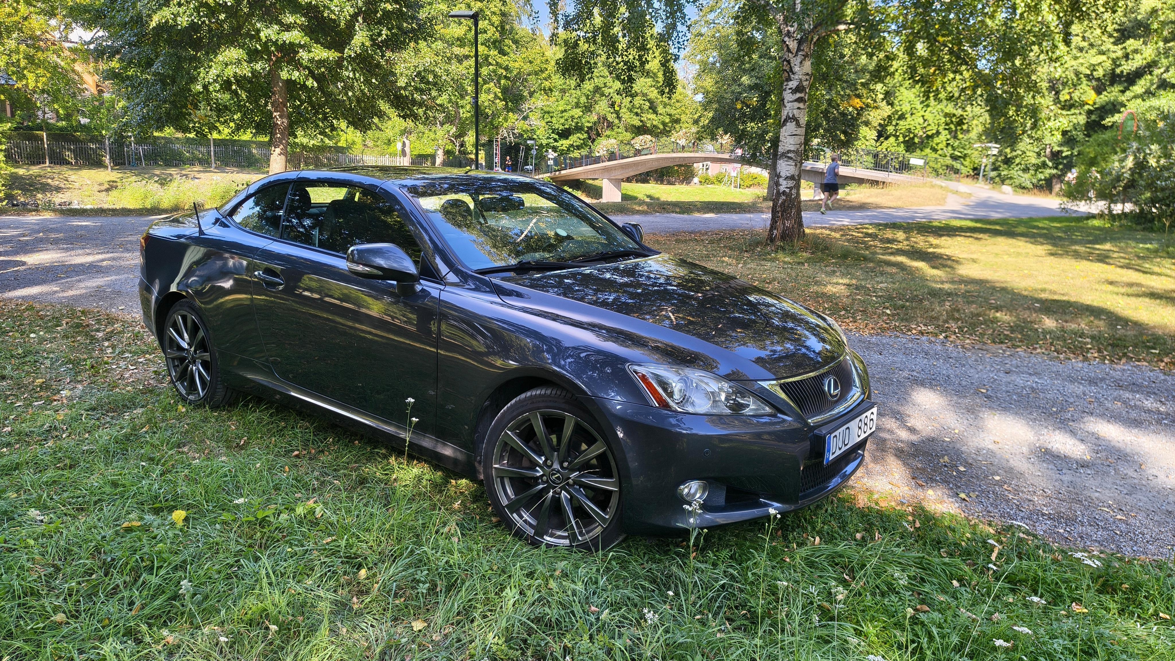 Lexus IS