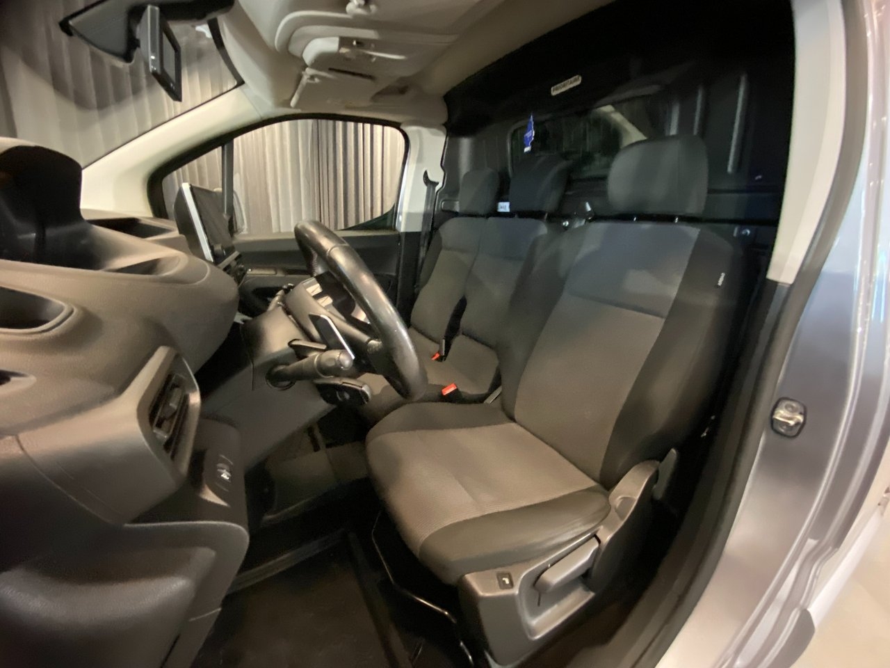 Peugeot Partner 2022, bild 7/10