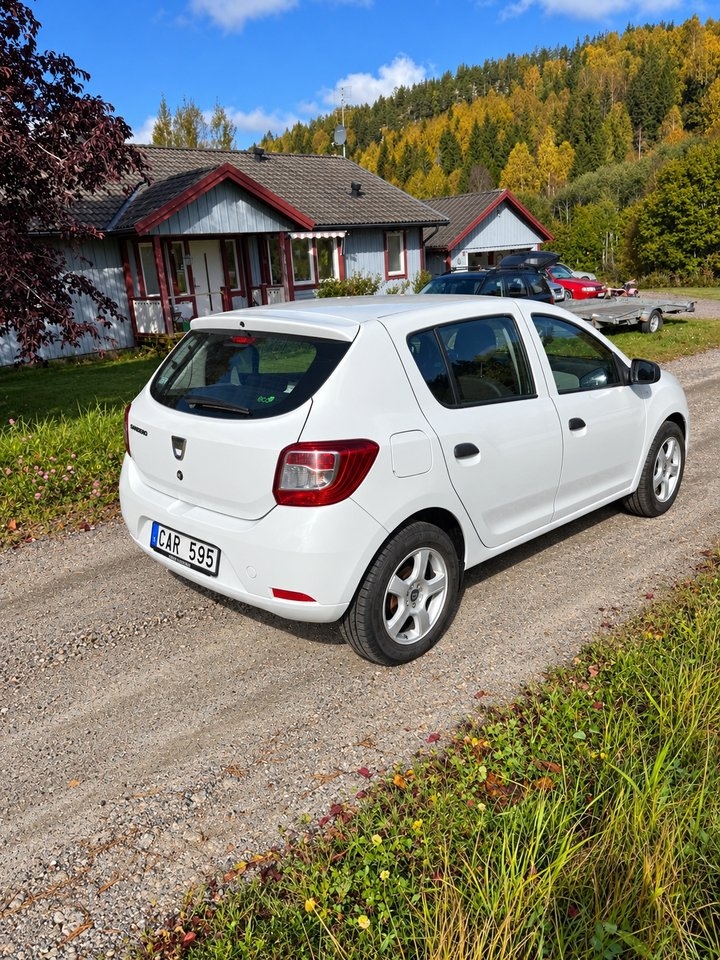 Dacia Sandero 1.5 dCi Euro 5 2014, bild 2/5