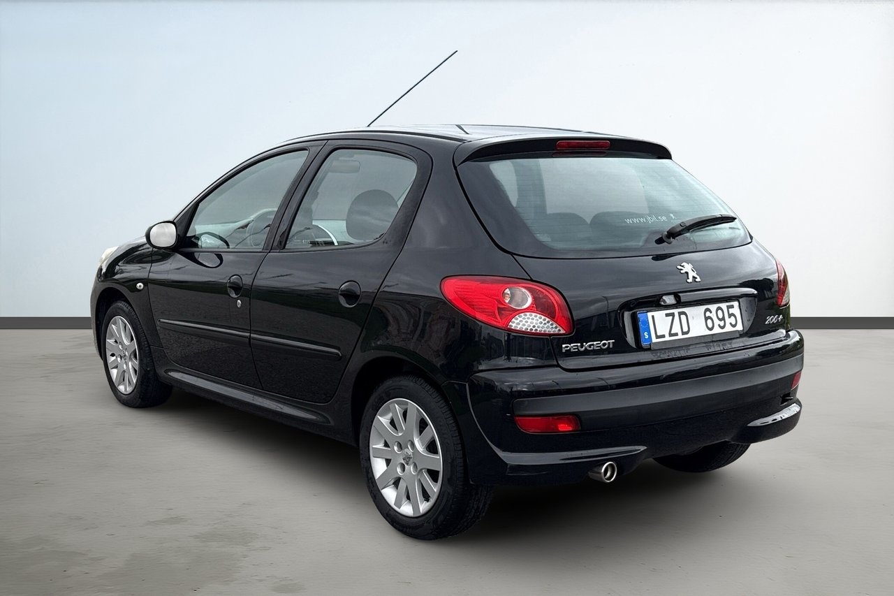Peugeot 206+ 5-dörrars 2011, kuva 3/10