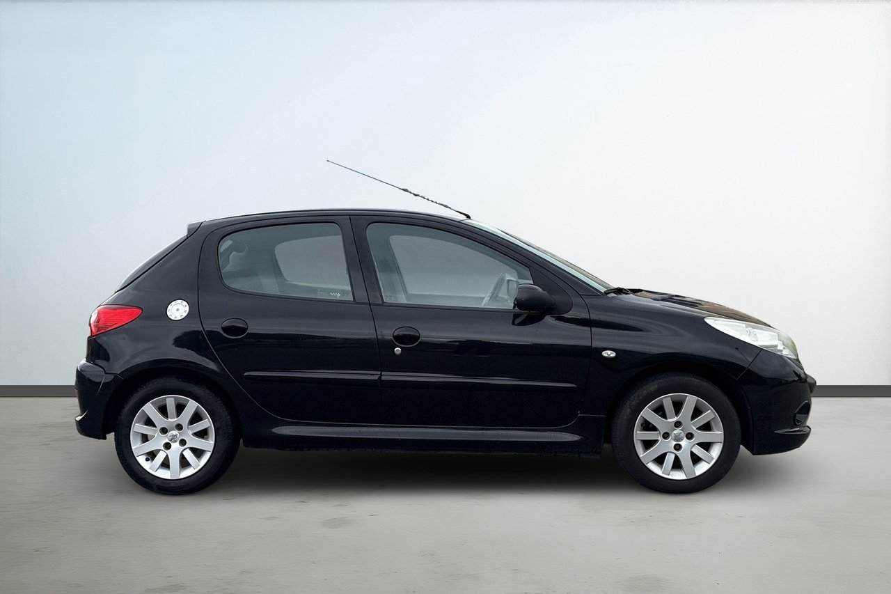 Peugeot 206+ 5-dörrars 2011, kuva 6/10