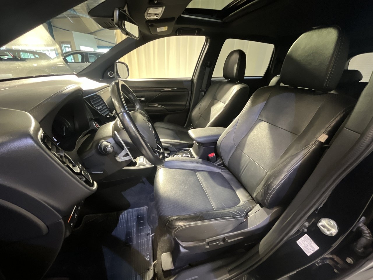 Mitsubishi Outlander 2018, bild 5/10