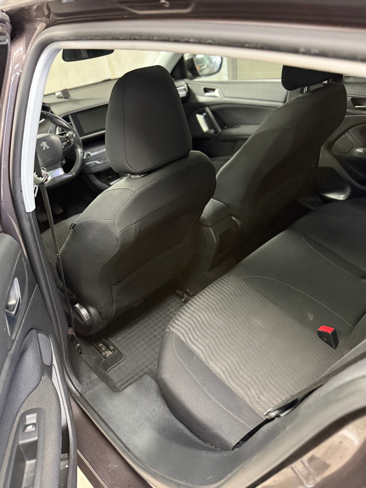 Peugeot 308 1.6 THP Manuell 2013, bild 7/8