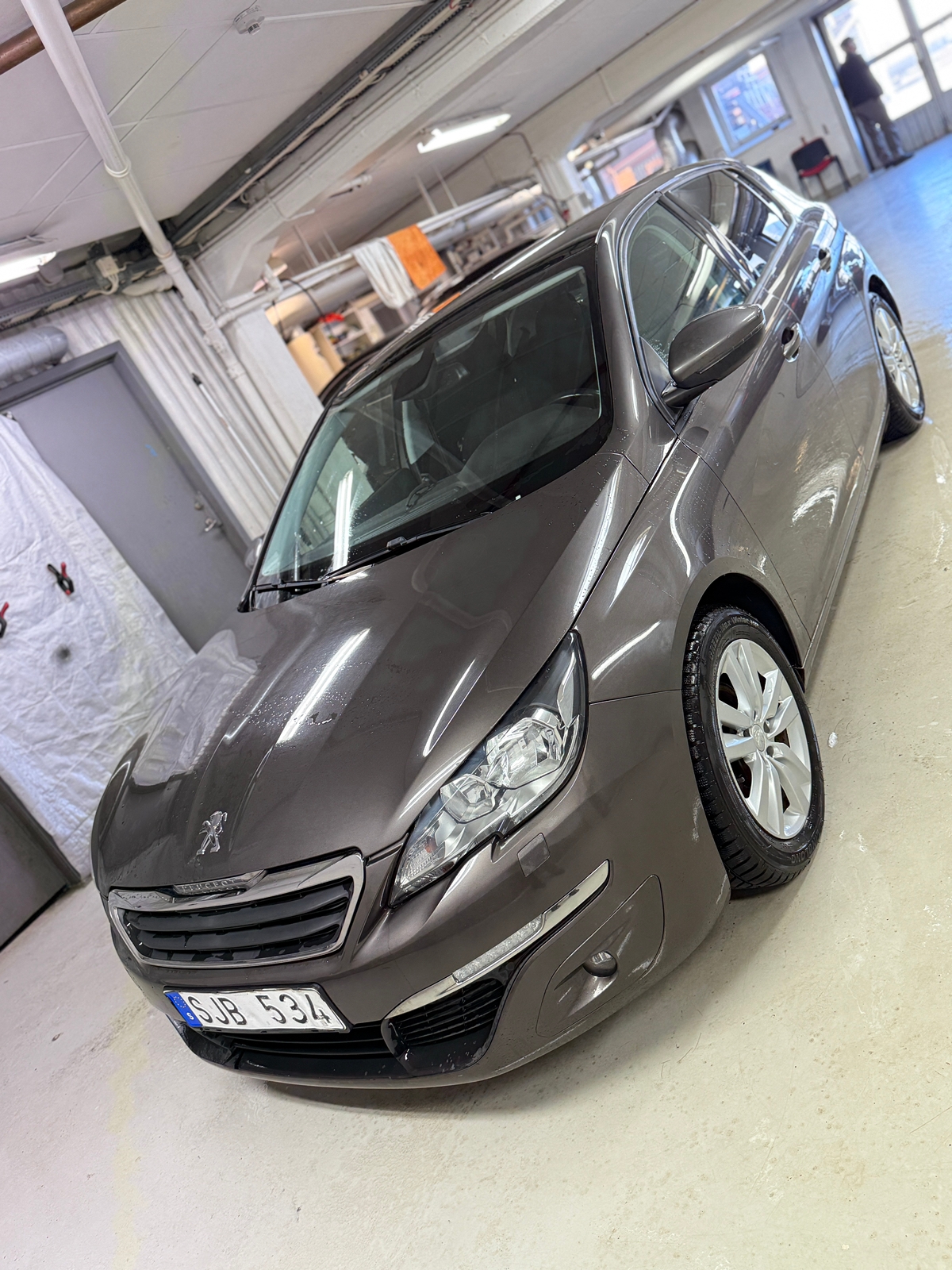 Peugeot 308 1.6 THP Manuell 2013, bild 3/8