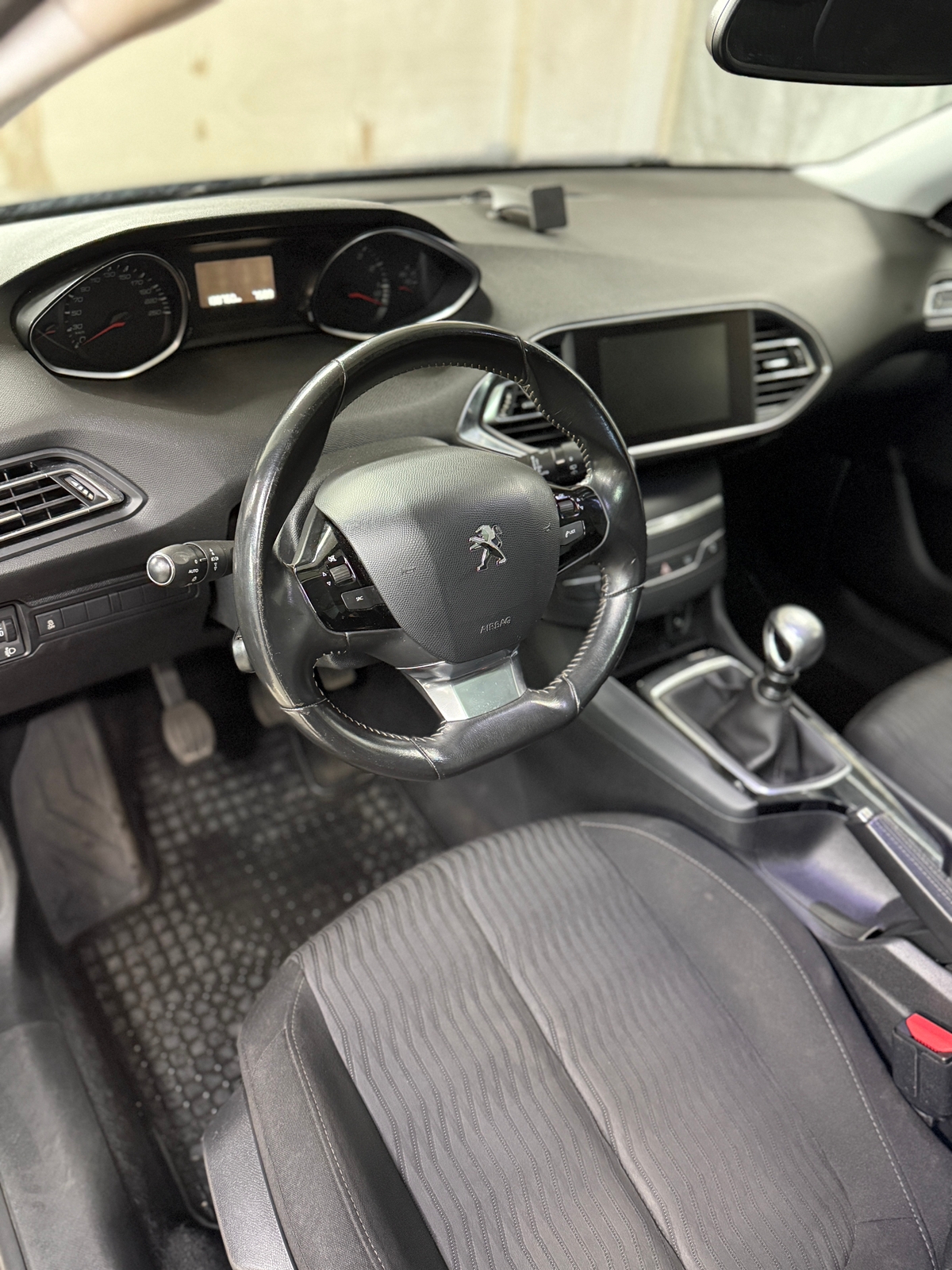 Peugeot 308 1.6 THP Manuell 2013, bild 5/8