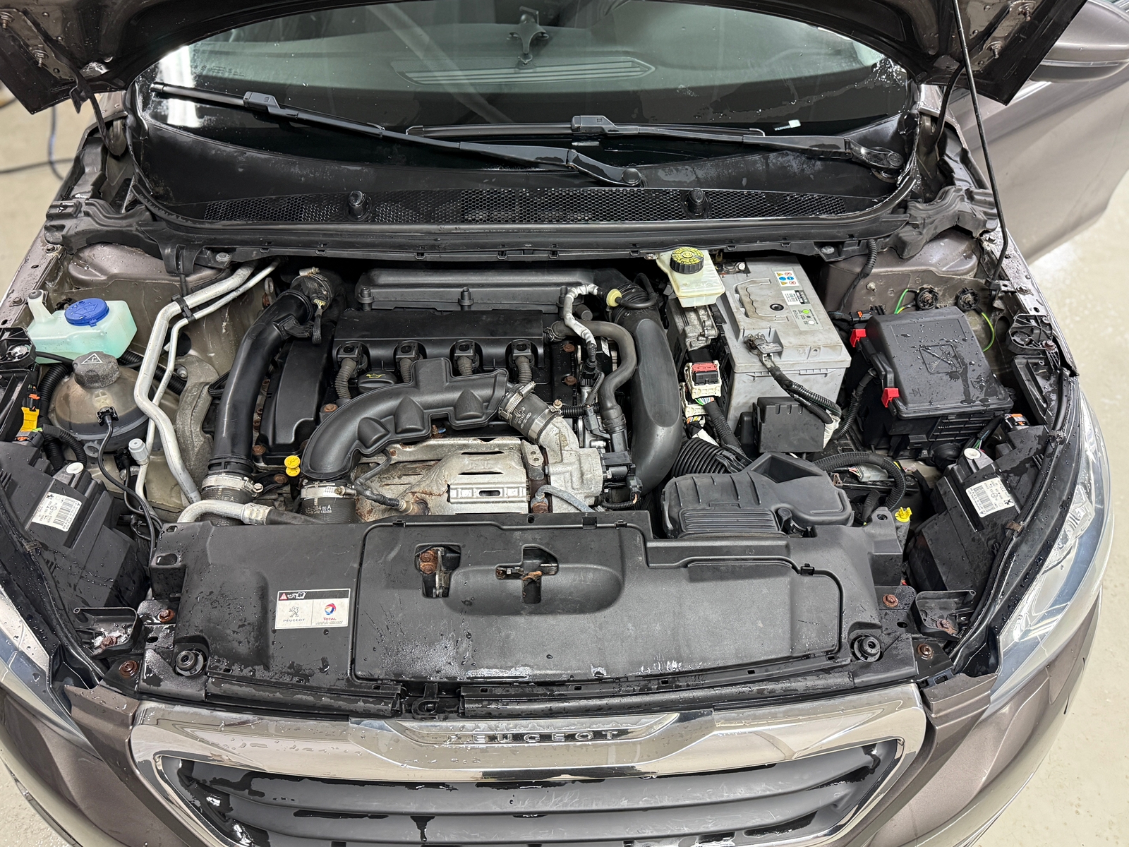 Peugeot 308 1.6 THP Manuell 2013, bild 8/8