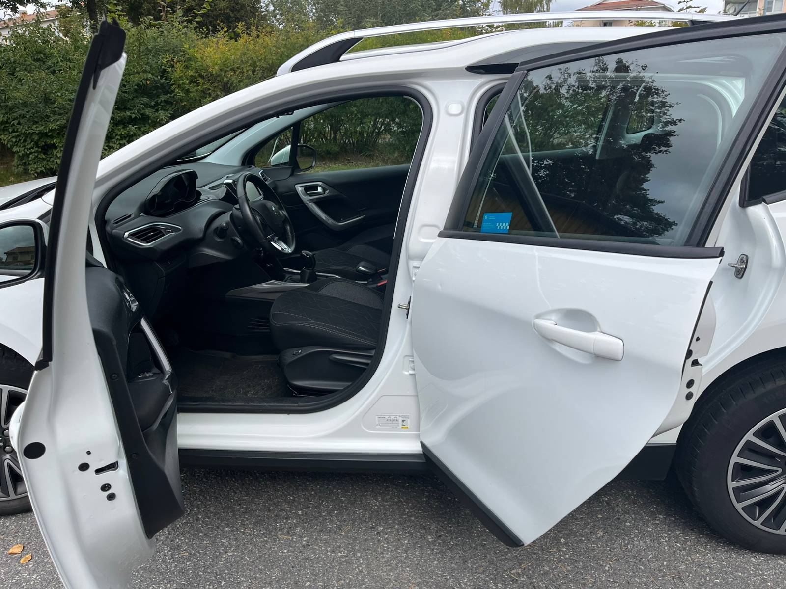 Peugeot 2008 1.2 PureTech 82 Manuell 2017, bild 5/10