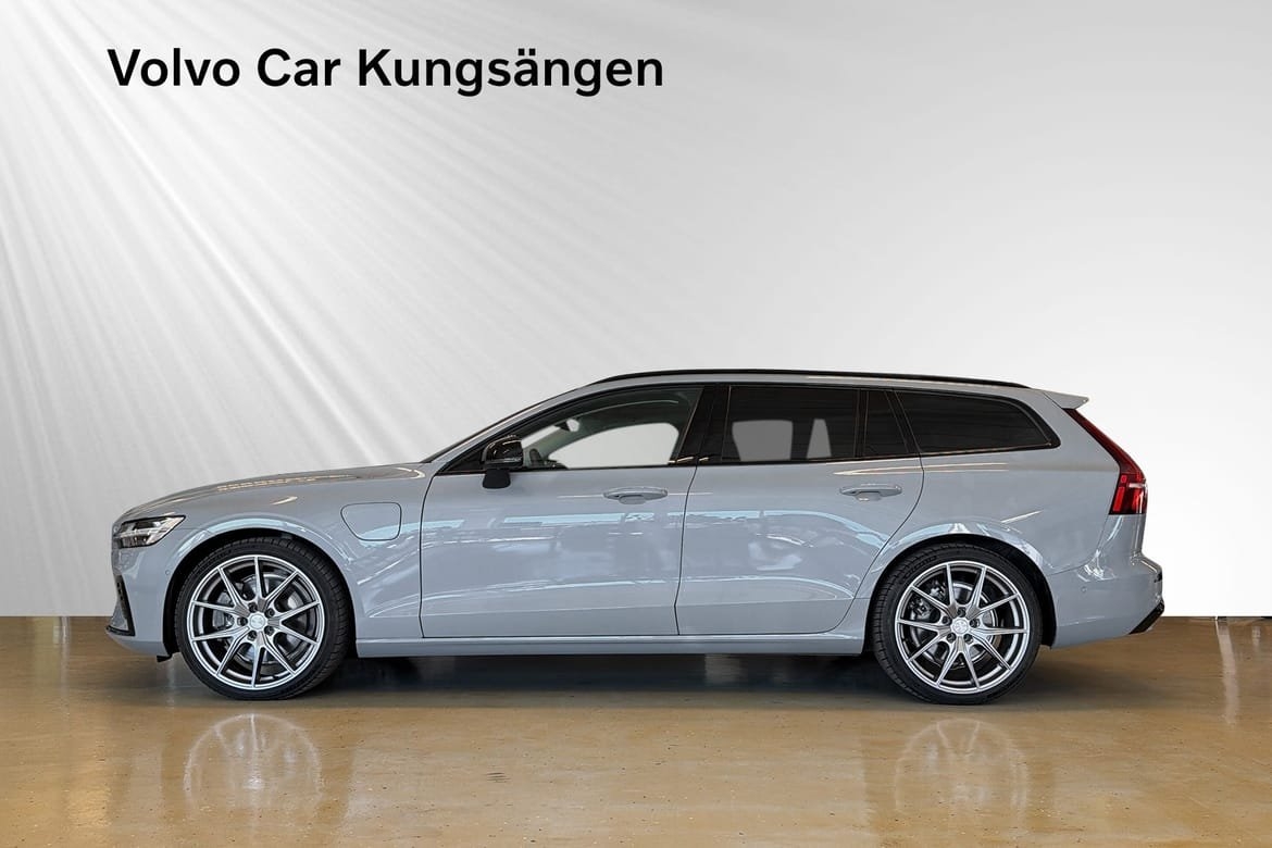 Volvo V60 T8 Plus Dark Pano 2025, kuva 3/10