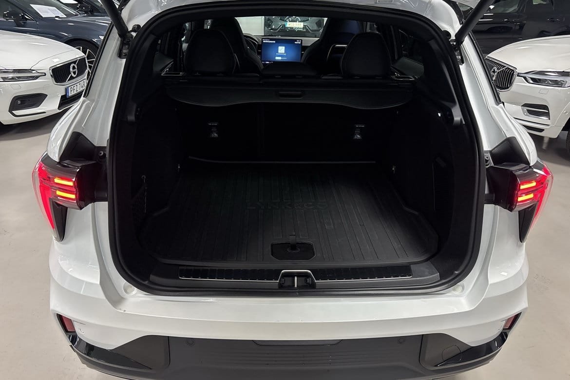 Lynk & Co 01 More PHEV 2025, bild 7/10