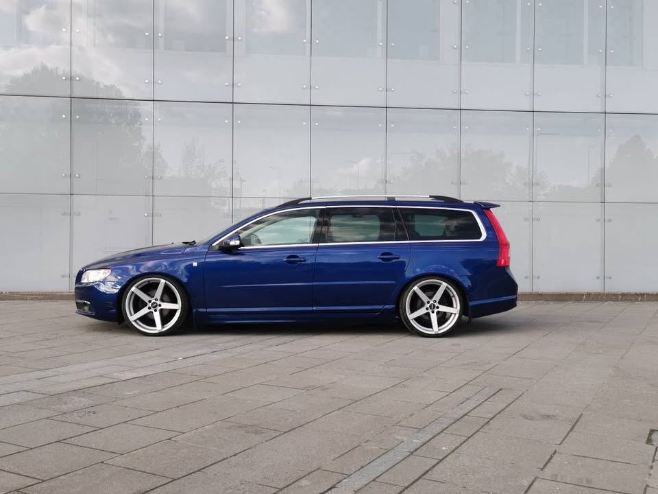 Volvo V70 2.0F Manuell 2009, bild 3/4