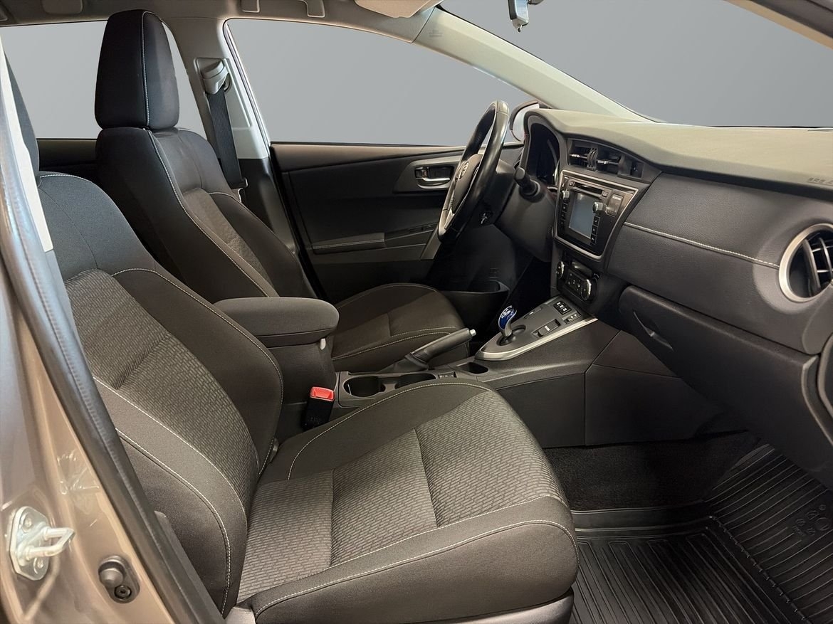 Toyota Auris 2015, bild 7/10
