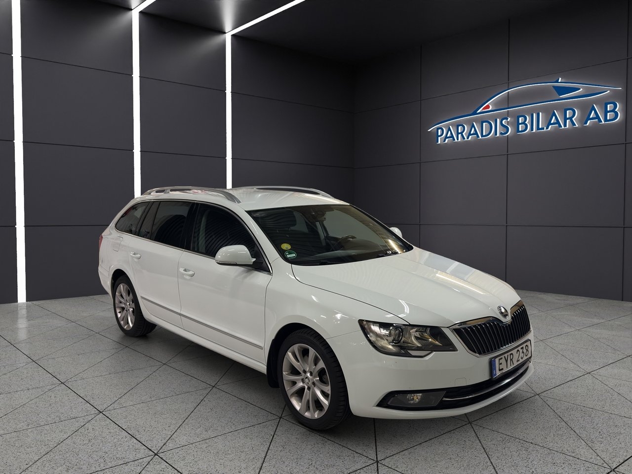 Skoda Superb 2015, kuva 7/10