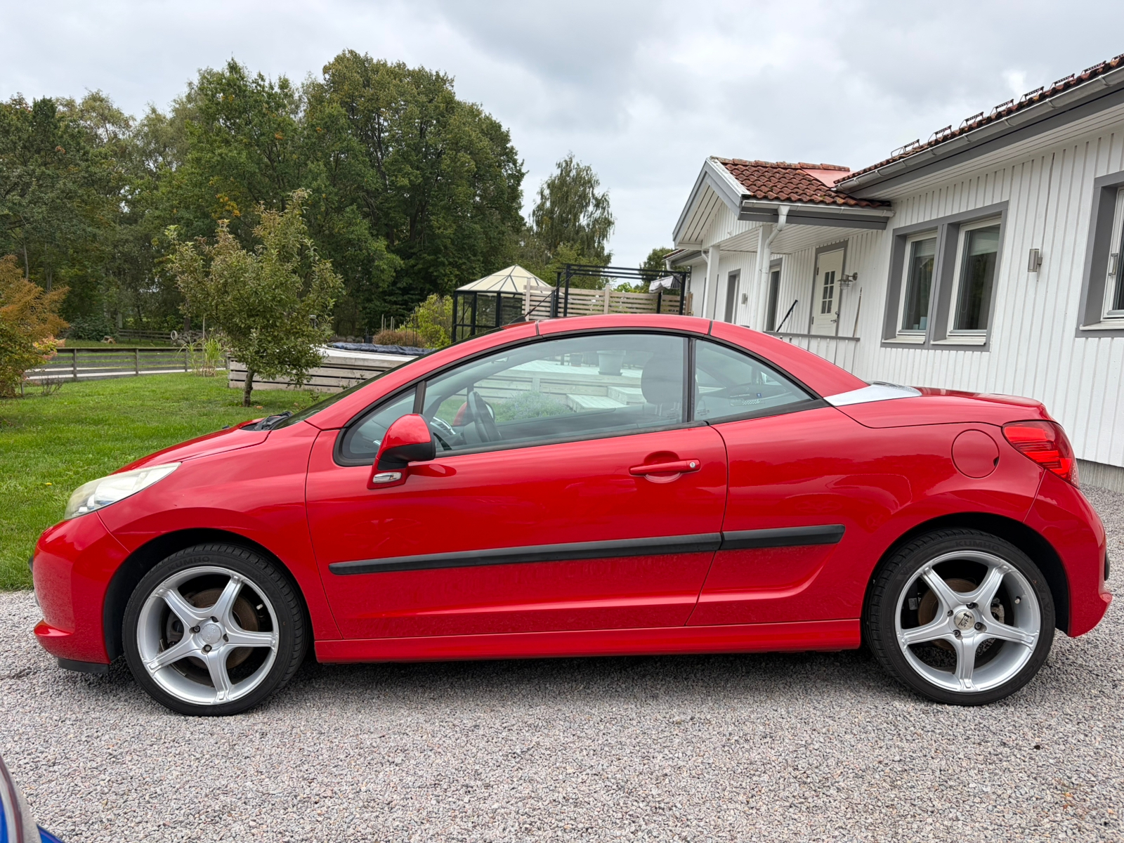 Peugeot 207 CC 1.6 VTi Manuell 2008, bild 2/5