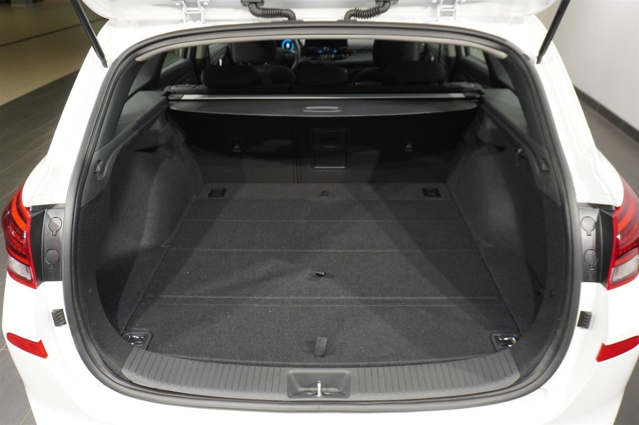 Hyundai i30 2025, bild 6/10