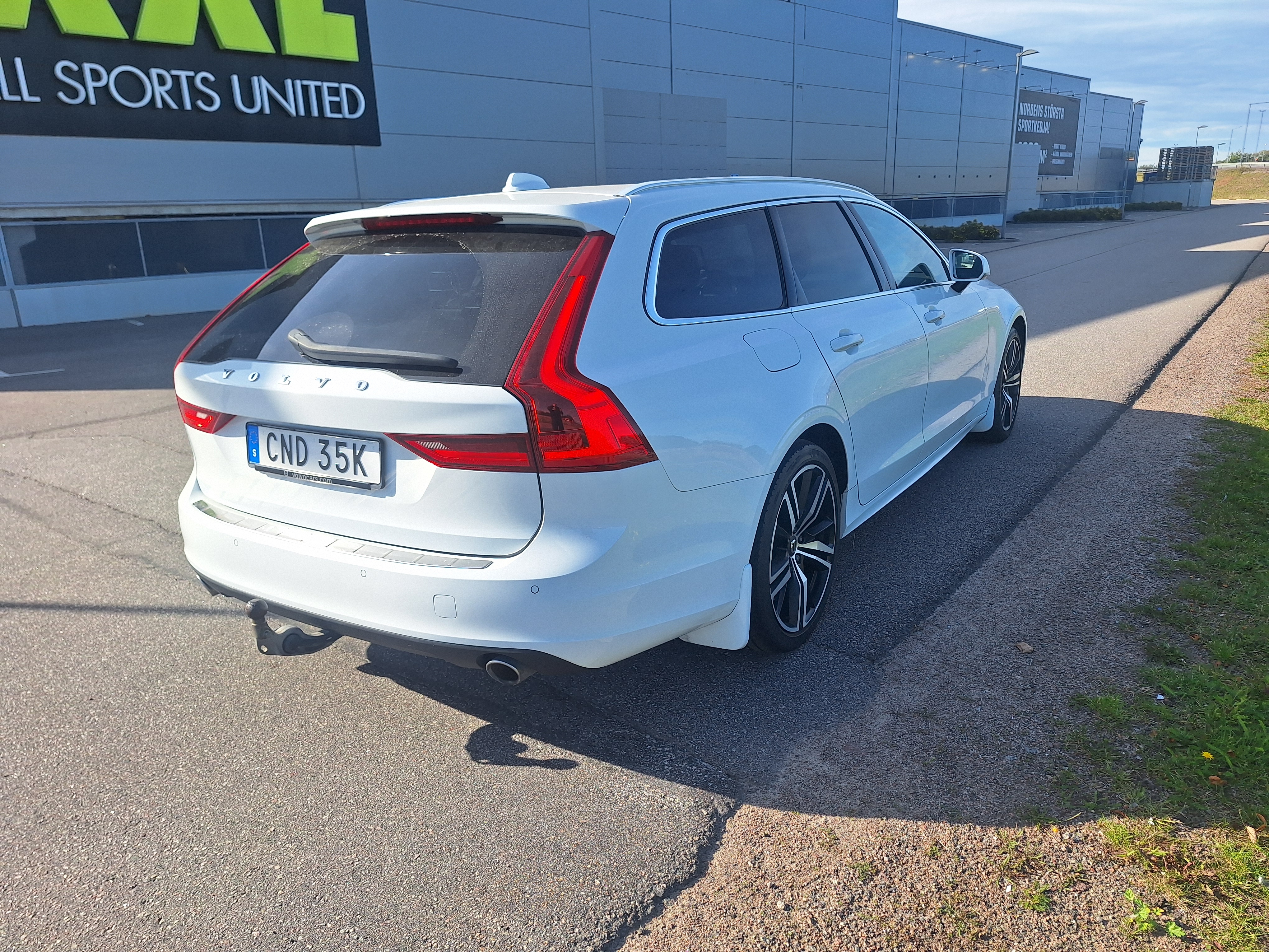 Volvo V90 T4 Momentum Pro Edition 2019, bild 2/10