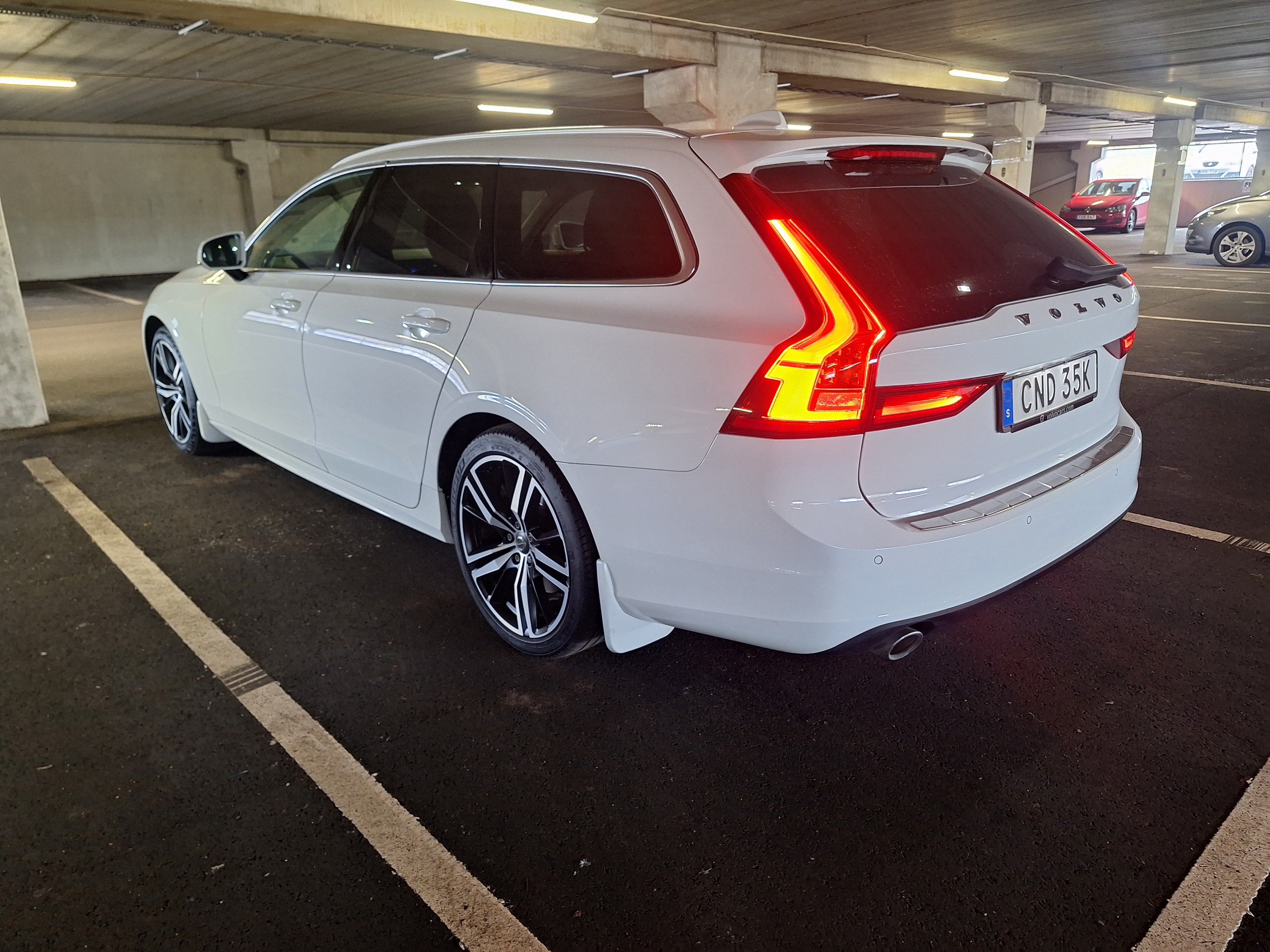 Volvo V90 T4 Momentum Pro Edition 2019, bild 4/10