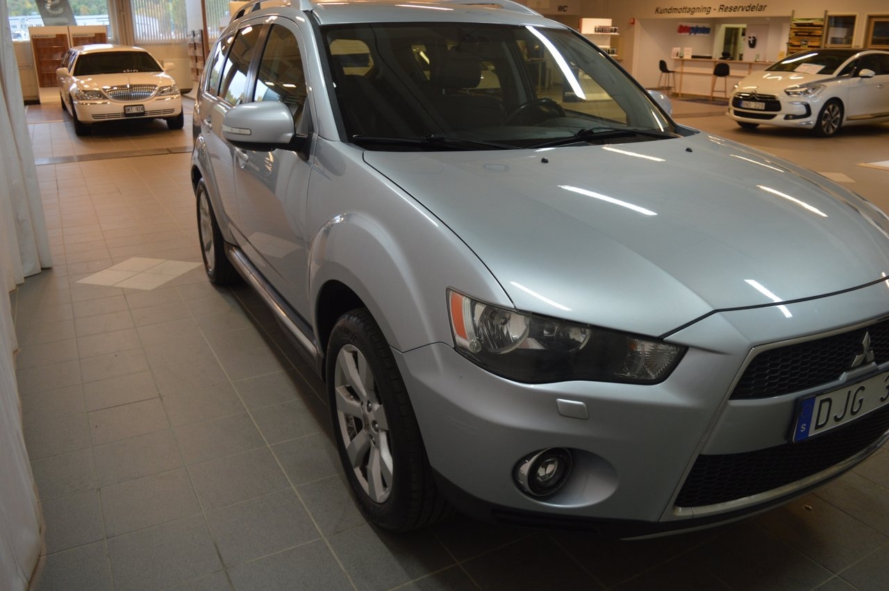 Mitsubishi Outlander 2010, bild 7/10