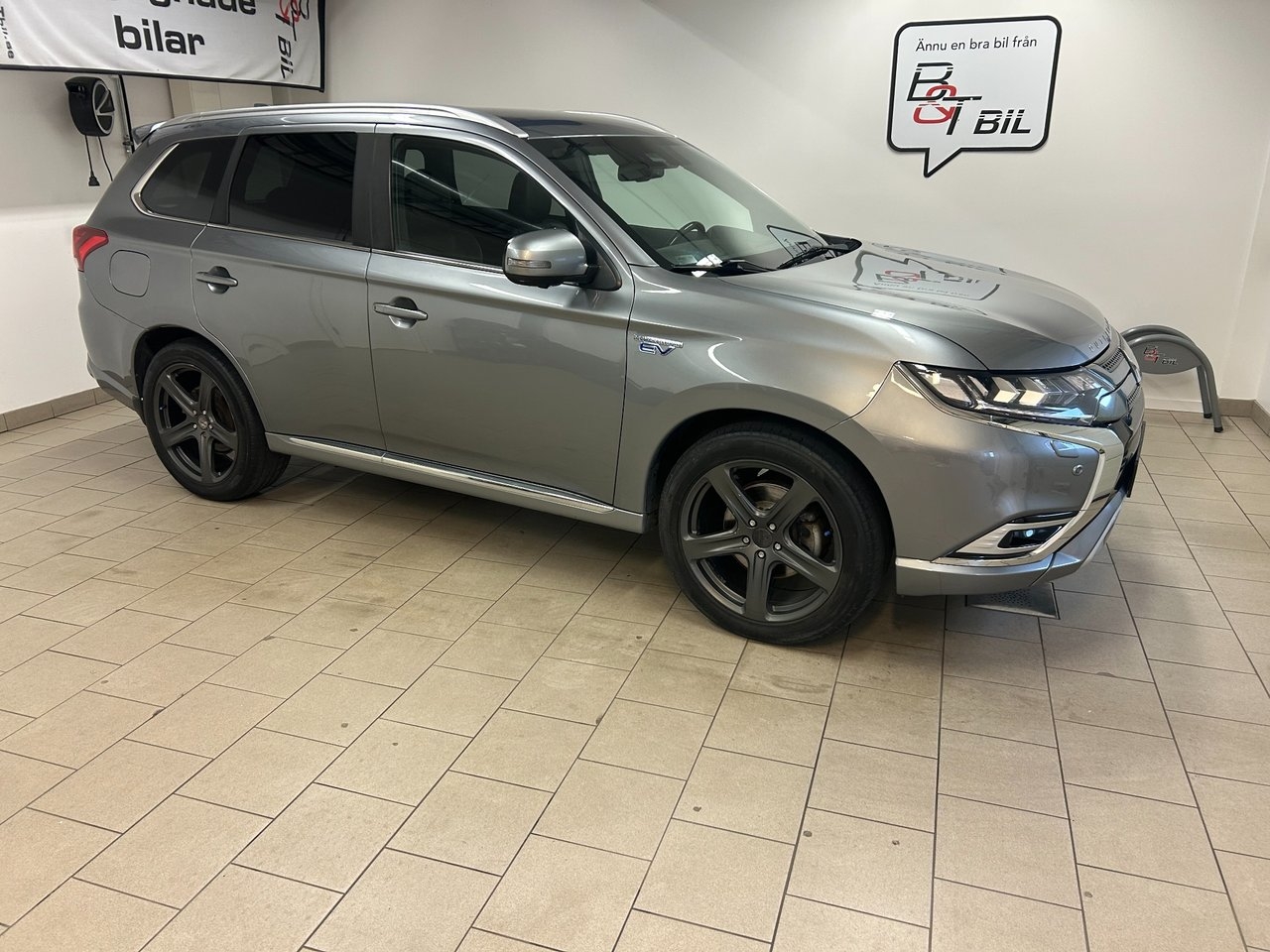 Mitsubishi Outlander 2019, bild 2/10