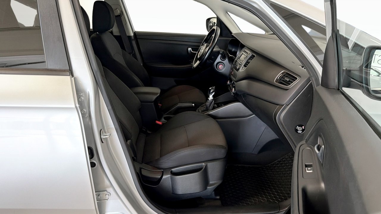 Kia Carens 2016, photo 3/10