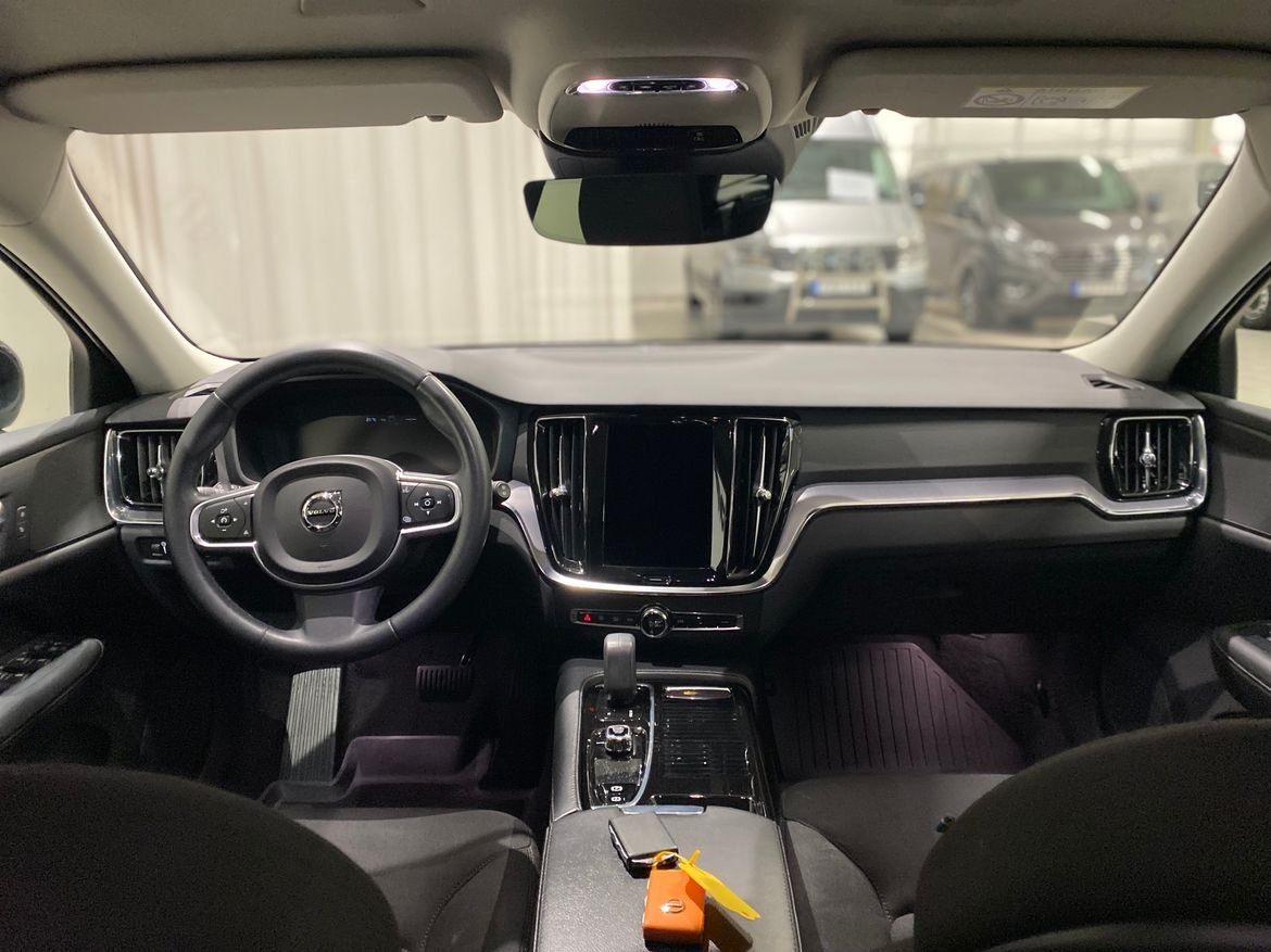 Volvo V60 2022, bild 2/10