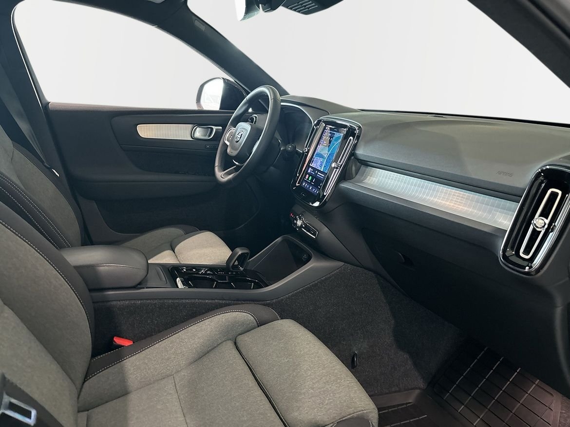 Volvo XC40 B4 FWD Bensin Plus Dark 2025, bild 5/10