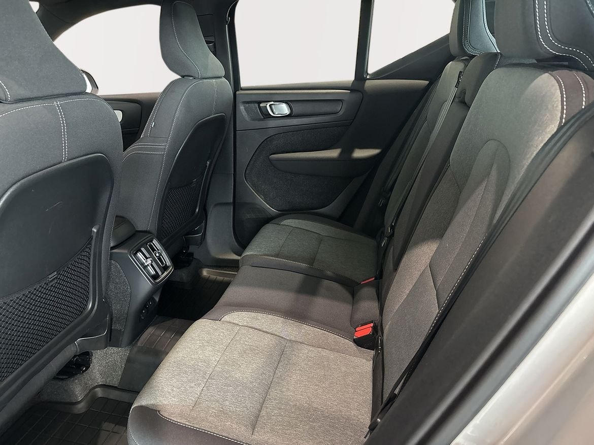 Volvo XC40 B4 FWD Bensin Plus Dark 2025, bild 7/10