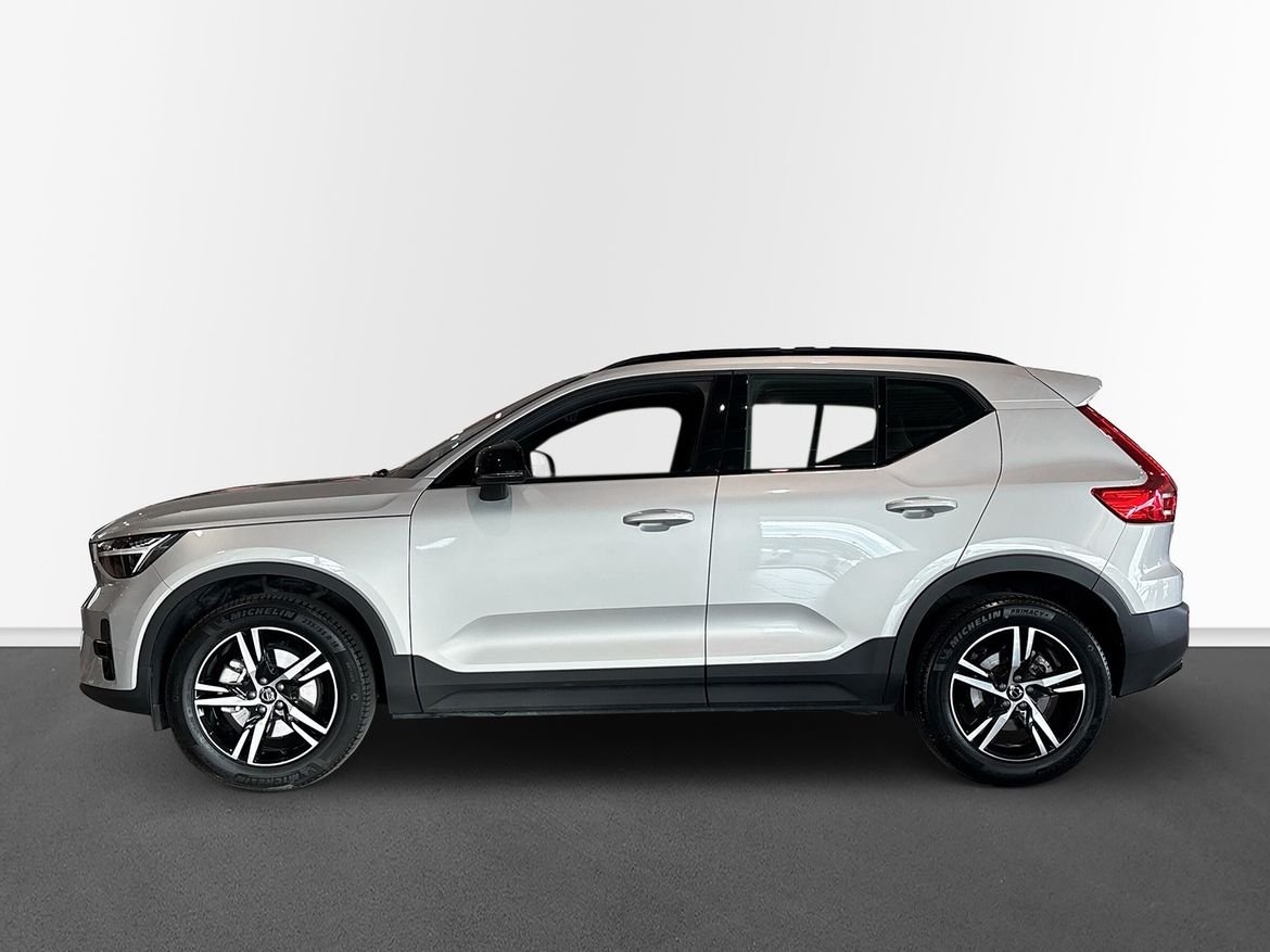 Volvo XC40 B4 FWD Bensin Plus Dark 2025, bild 3/10