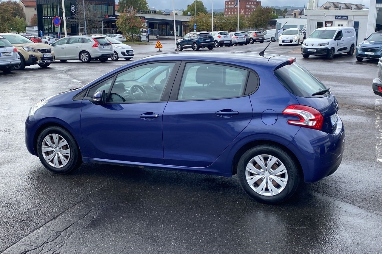 Peugeot 208 Active 1.4 HDi 68HK 2012, bild 6/10