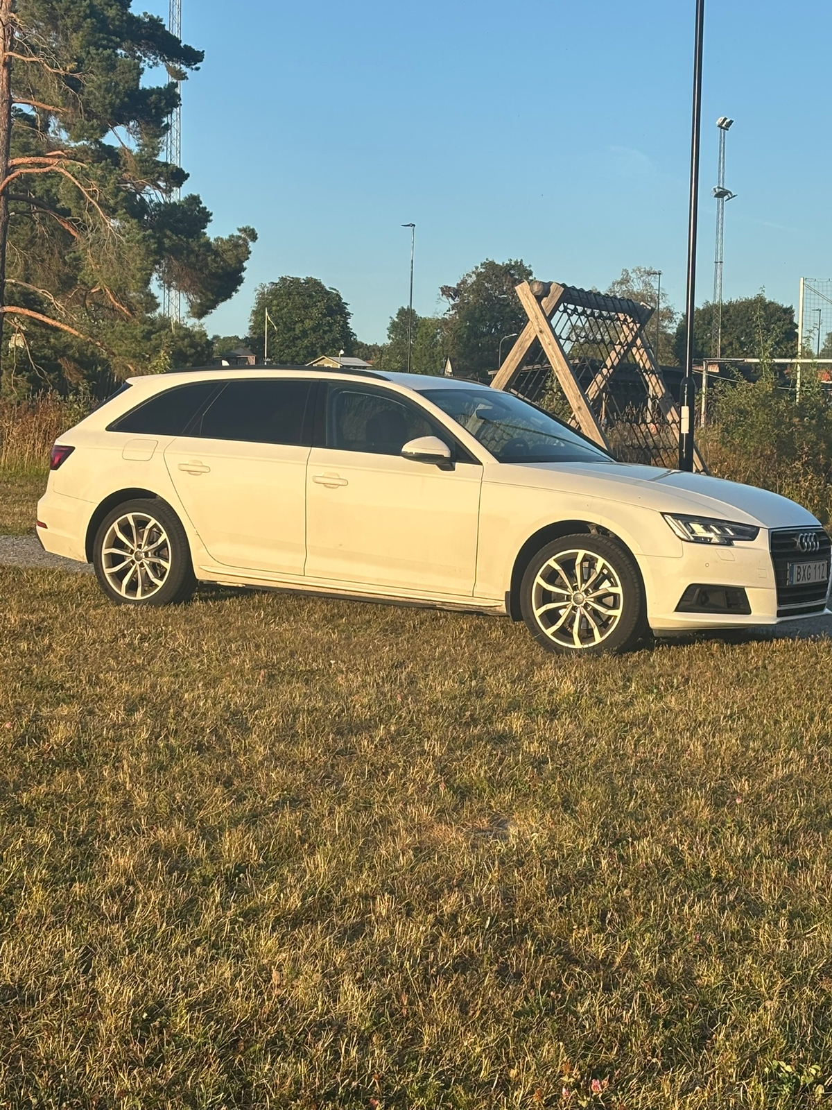 Audi A4 Avant 40 g-tron S Tronic 2019, bild 2/5