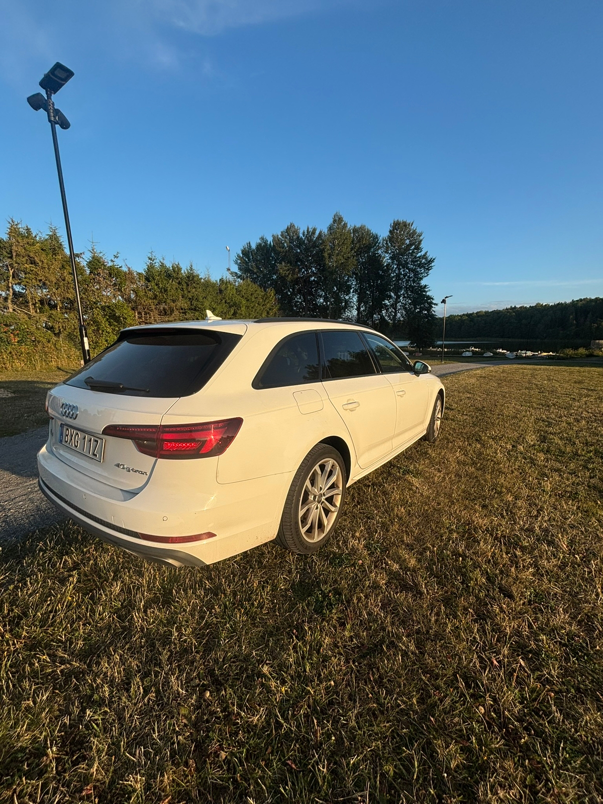 Audi A4 Avant 40 g-tron S Tronic 2019, bild 4/5
