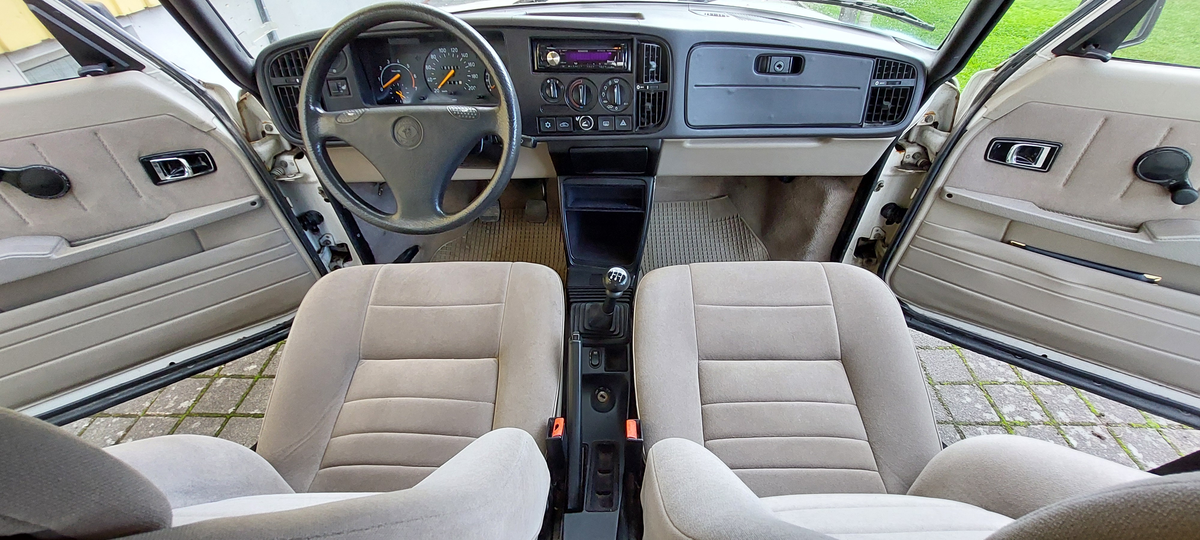 Saab 900 4-dörrars Sedan 2.1 Manuell 1992, kuva 3/6