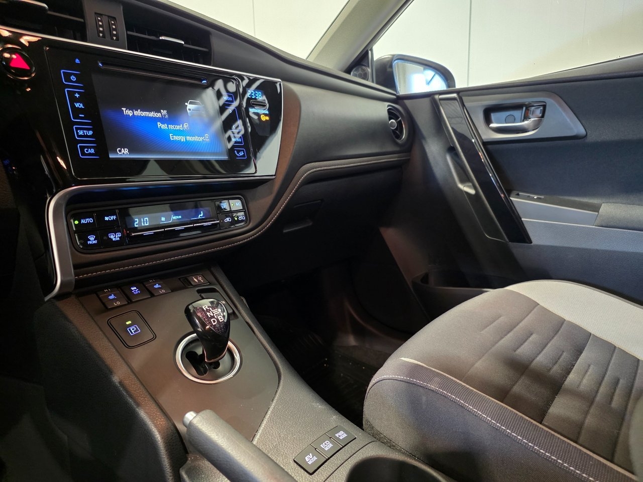 Toyota Auris 2016, bild 5/10