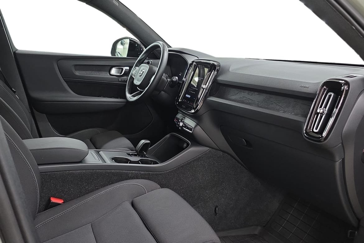 Volvo EX40 2025, photo 7/10