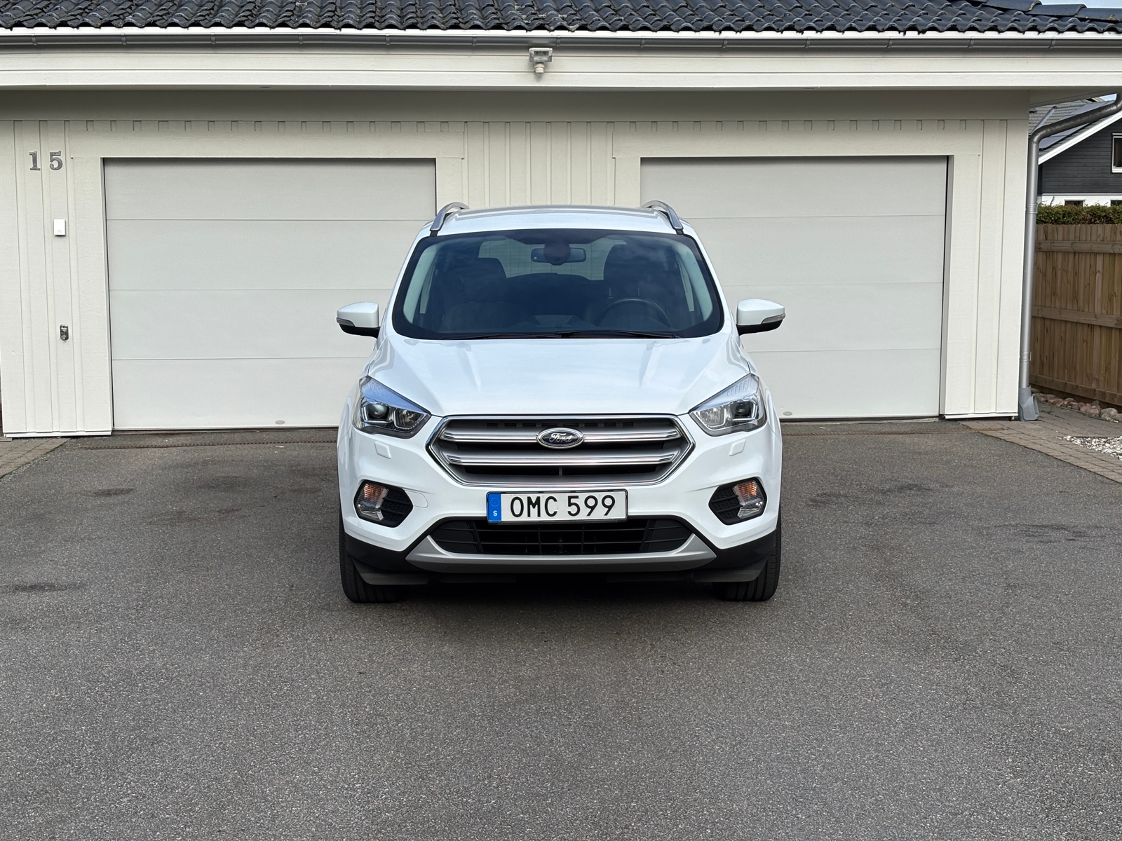 Ford Kuga 1.5 EcoBoost Manuell 2018, bild 2/10
