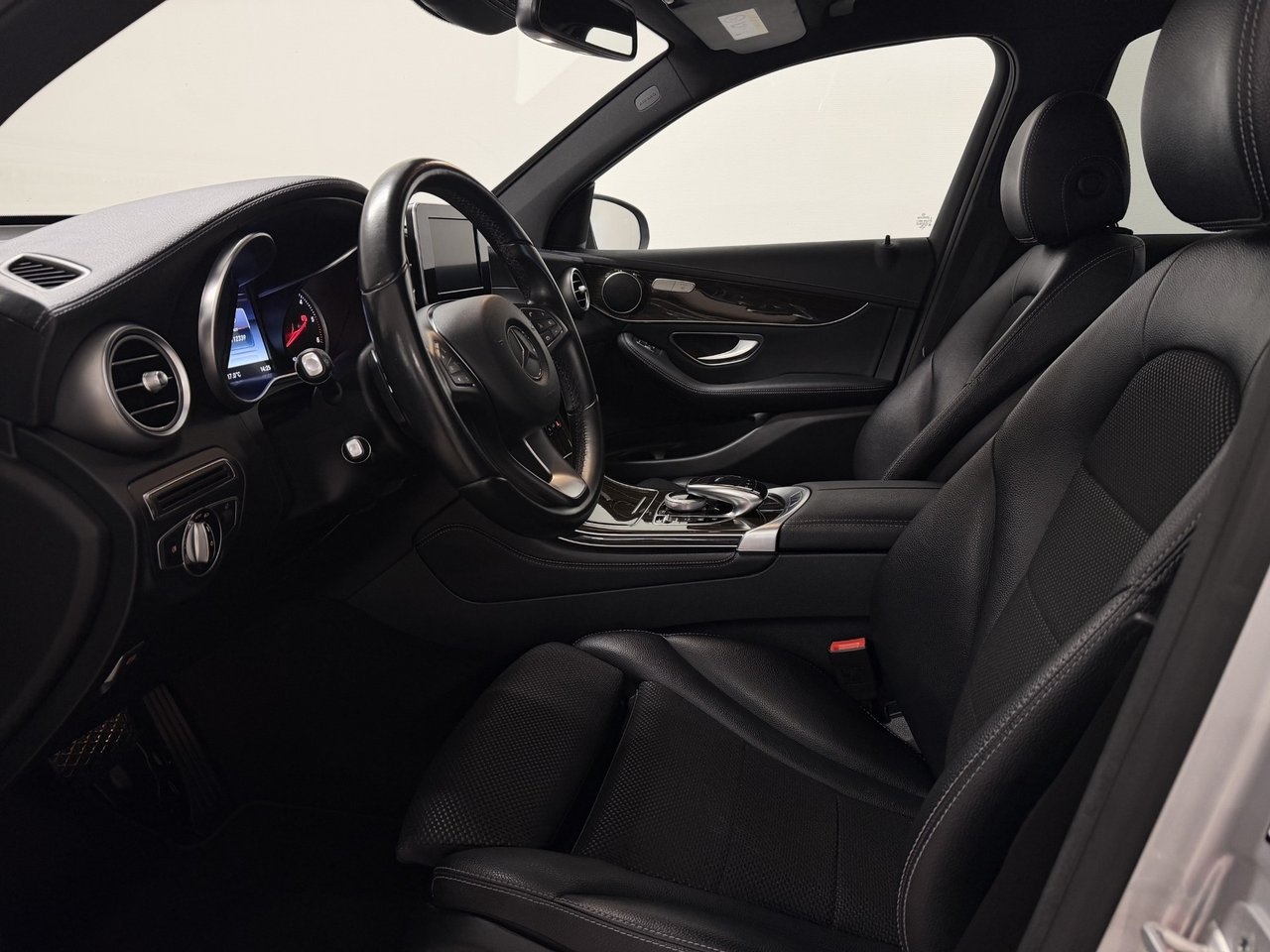 Mercedes-Benz GLC 2016, photo 7/10