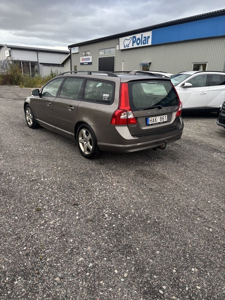Volvo V70 2.4D Momentum Euro 4 2008, bild 2/4