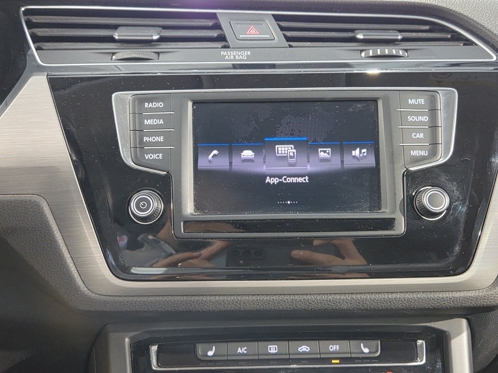 Volkswagen Touran 2017, kuva 7/10