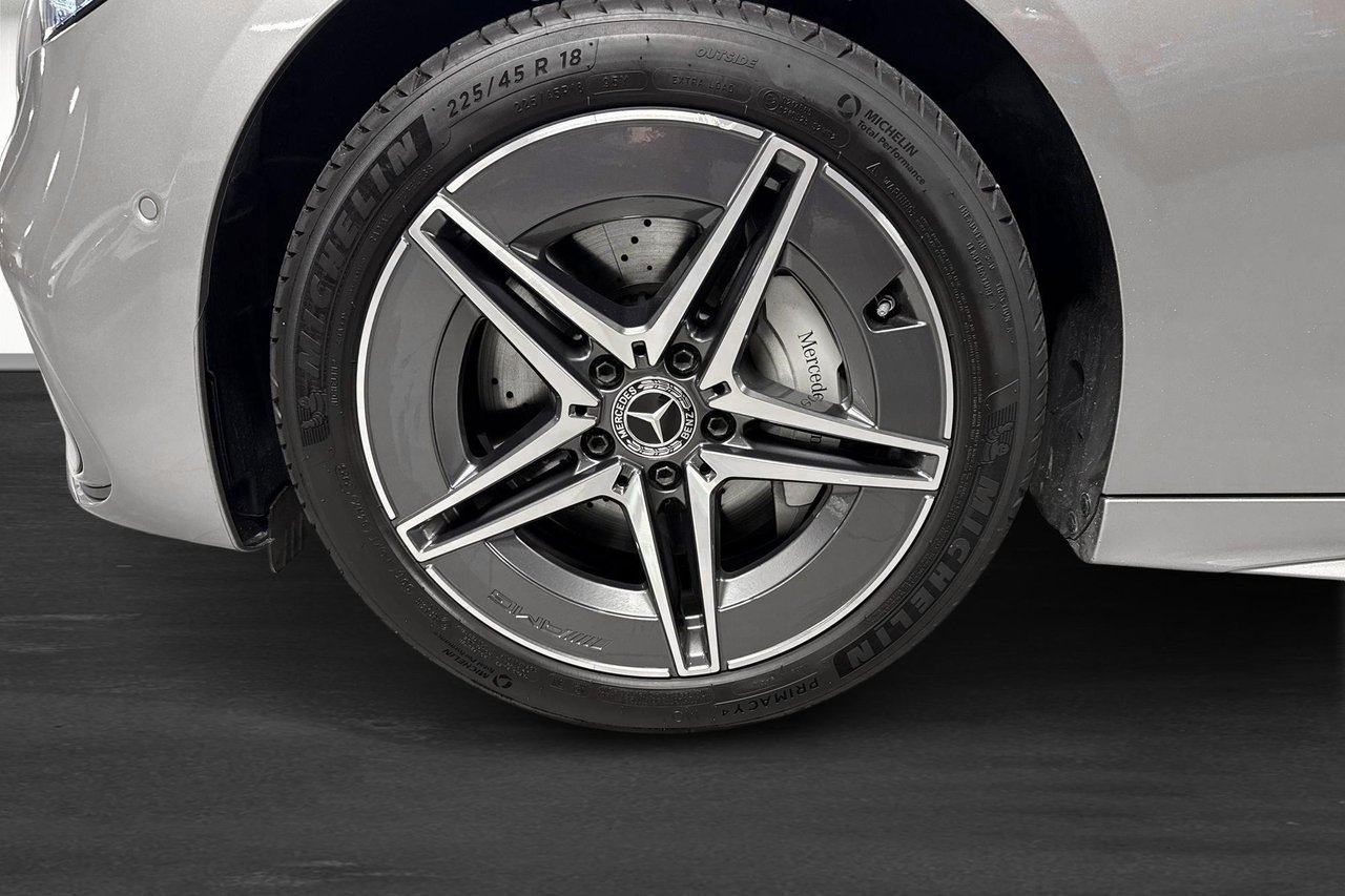 Mercedes-Benz C 300 e SEDAN 2024, bild 6/10