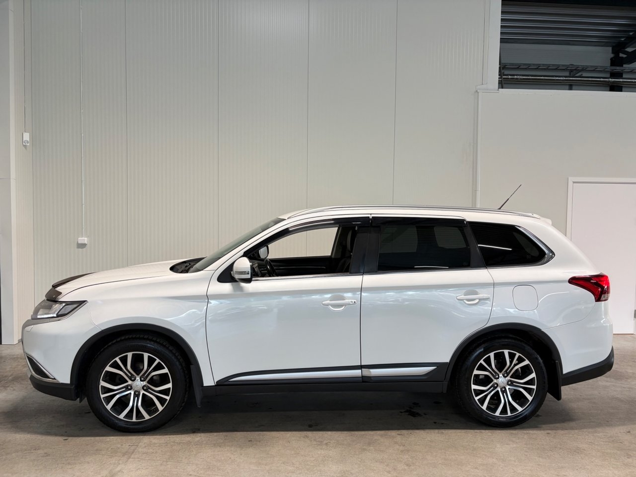 Mitsubishi Outlander 2.2 DI-D Business 2016, bild 5/10
