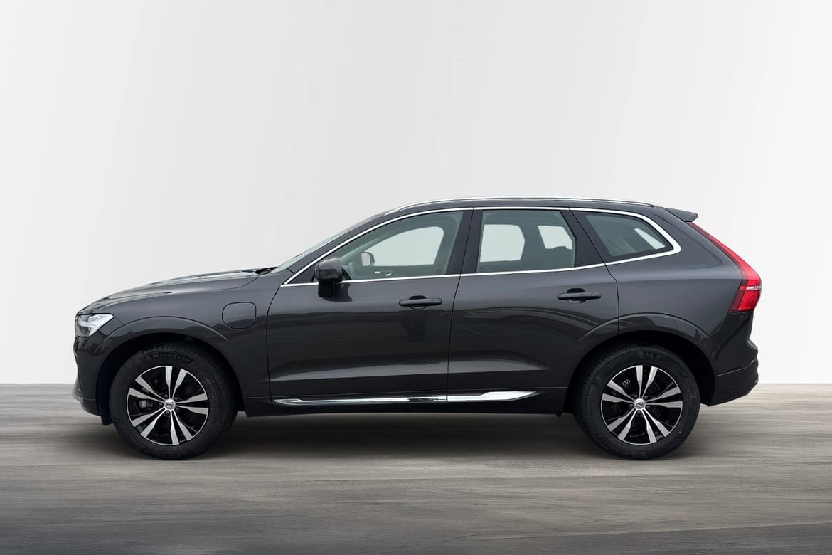 Volvo XC60 T6 Core Special Edition 2025, photo 3/10
