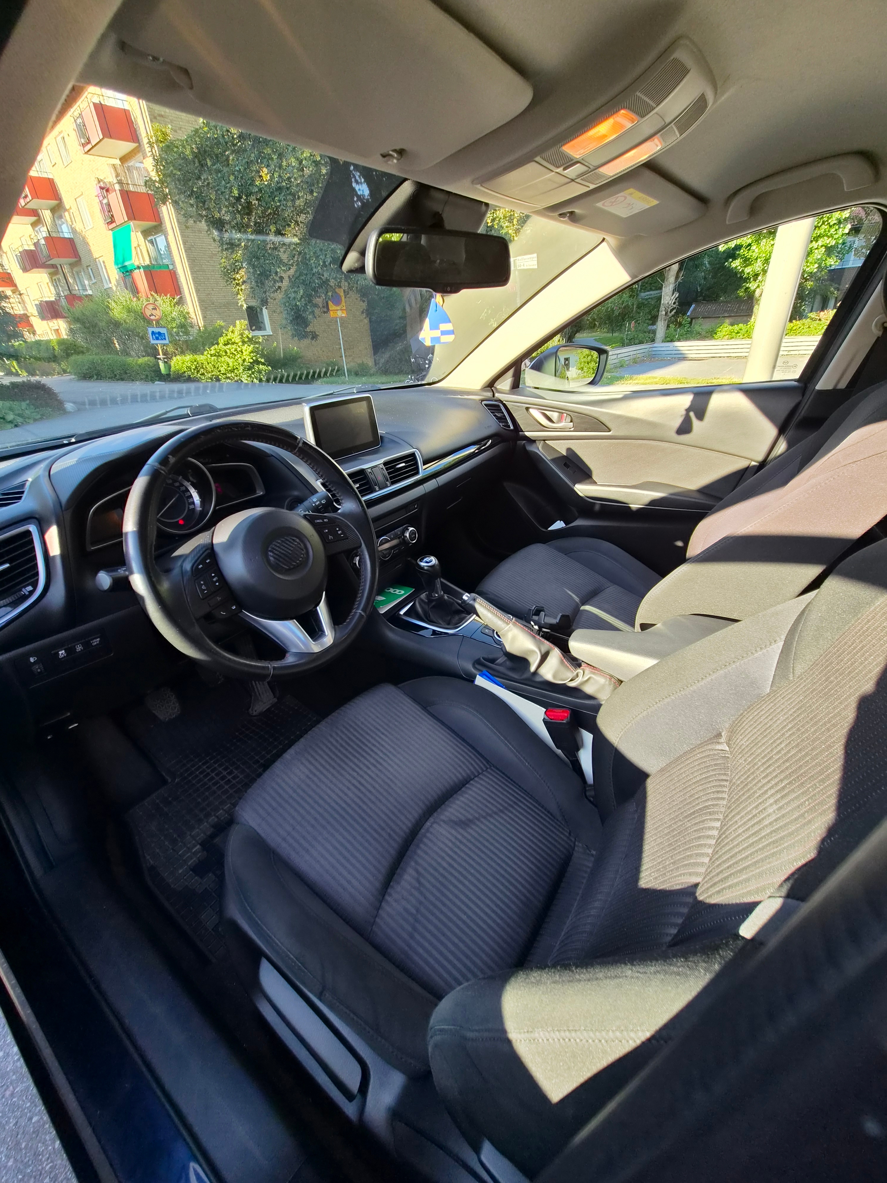 Mazda 3 Sport 2.0 SKYACTIV-G Manuell 2014, bild 6/9
