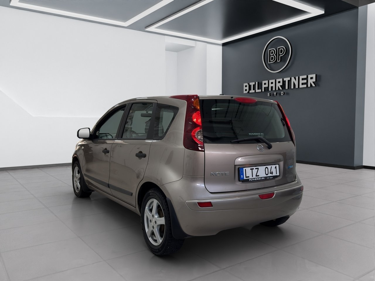 Nissan Note 1.4/Ny Servad/Besiktad 2011, bild 7/10