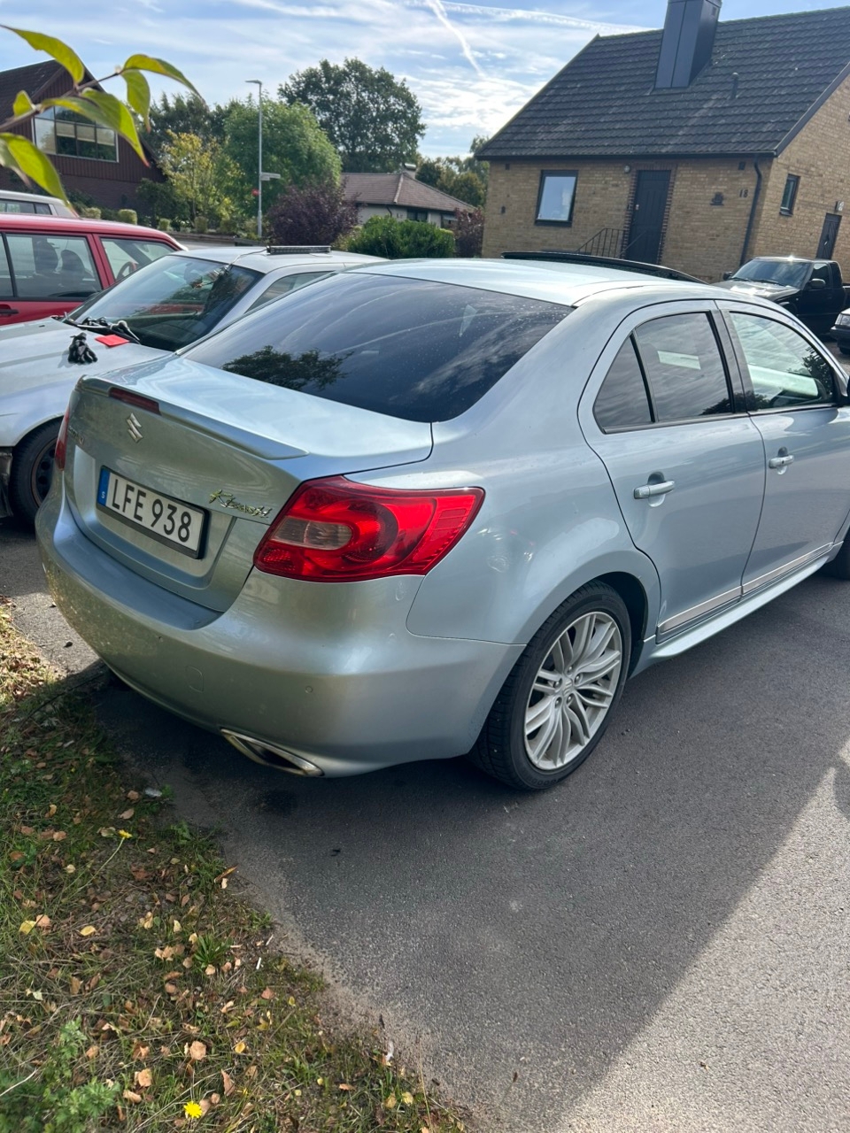 Suzuki Kizashi 2.4 DOHC 16V VVT 4x4 CVT 2011, bild 6/8
