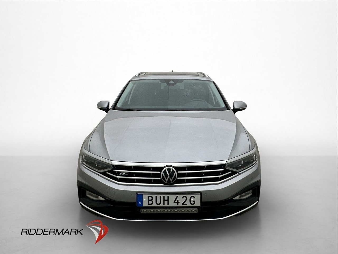 Volkswagen Passat 2021, photo 2/10