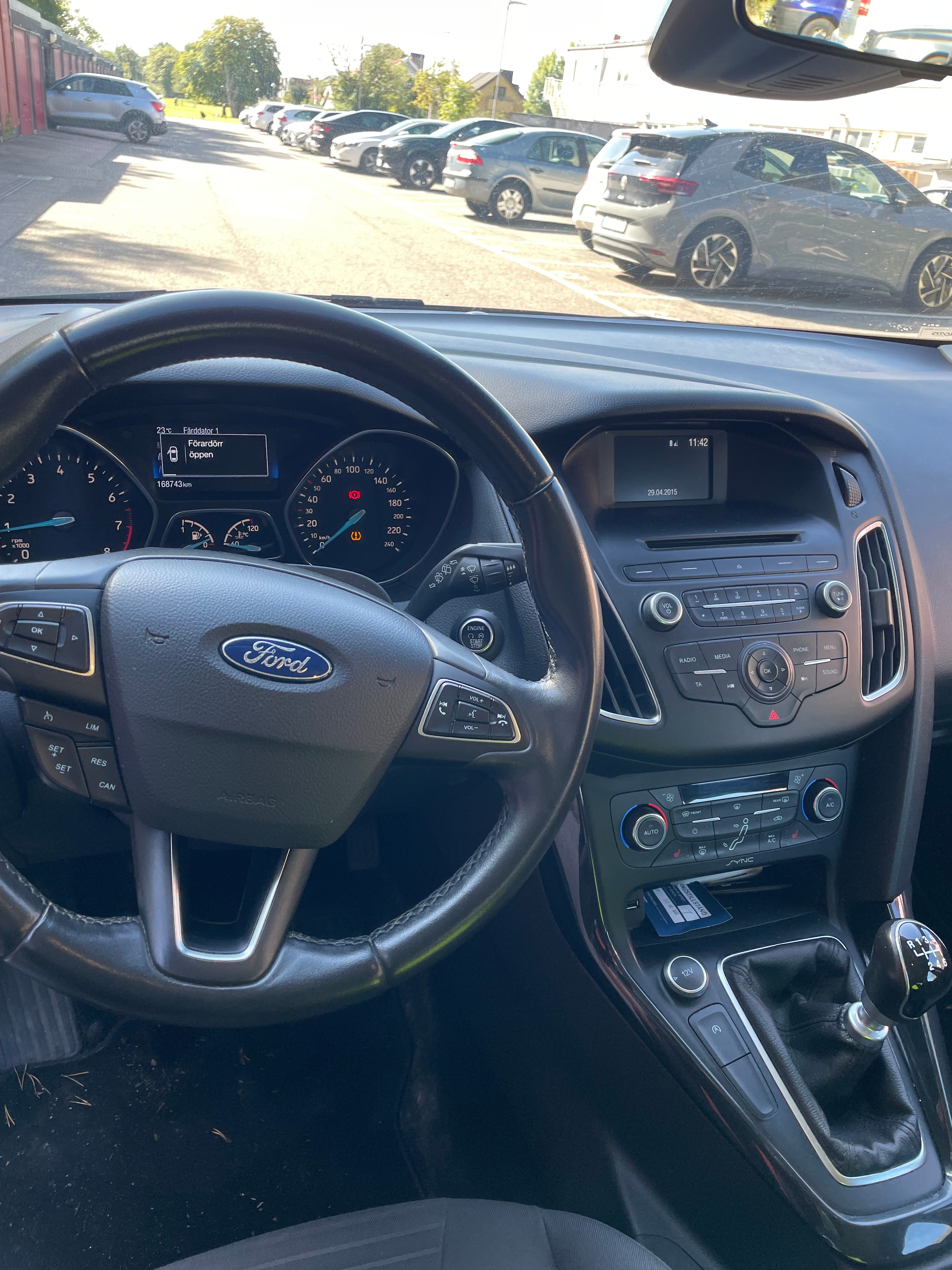 Ford Focus 1.0 EcoBoost Manuell 2015, bild 4/6
