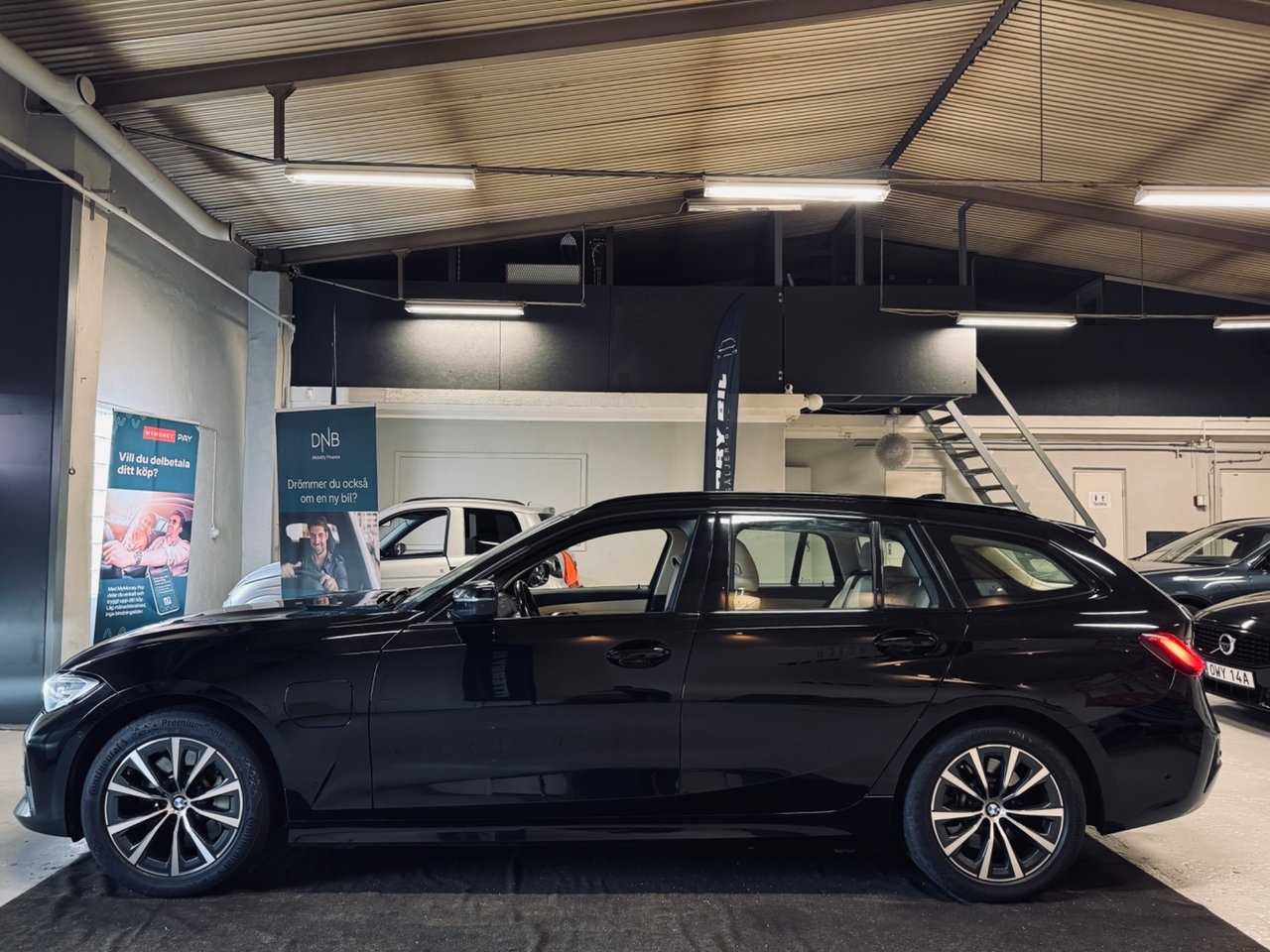BMW 330 2021, bild 6/10