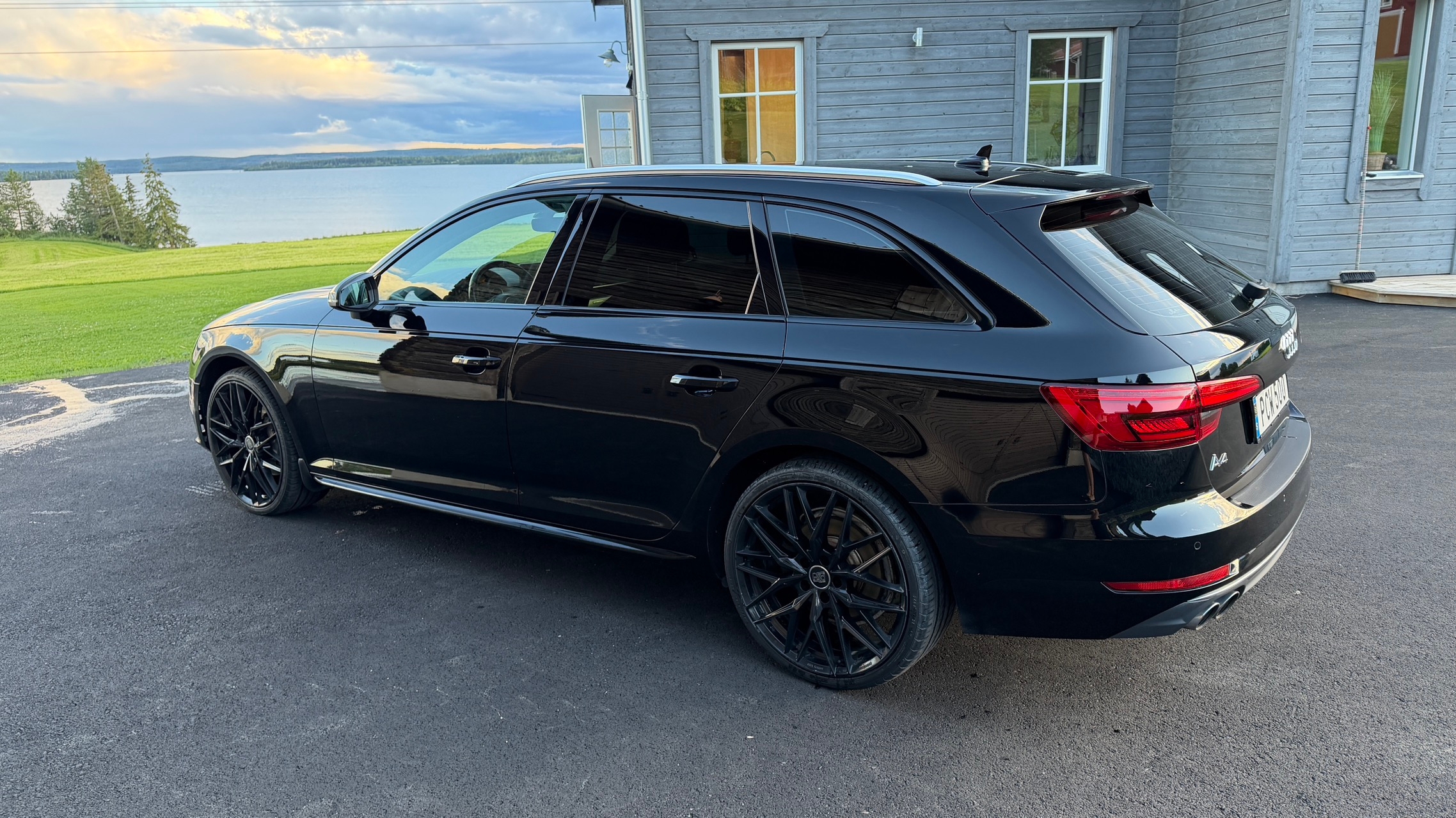 Audi A4 Avant 2.0 TDI quattro S Tronic 2017, bild 4/7