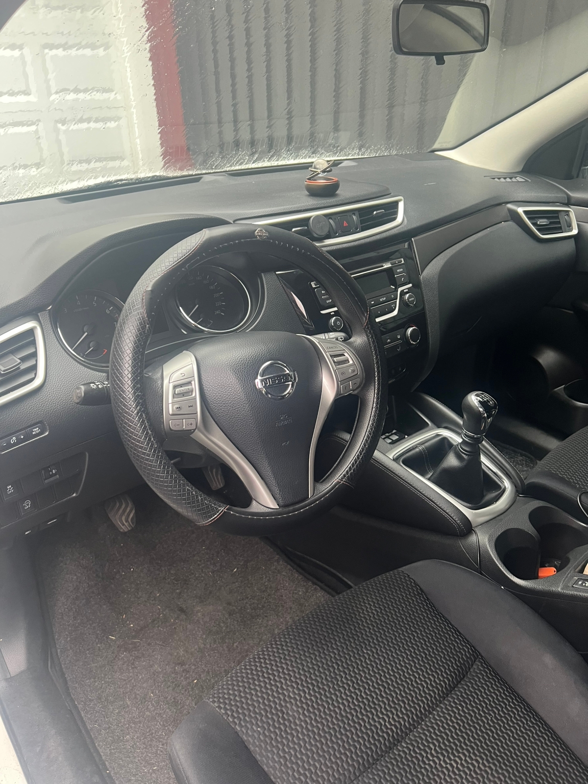 Nissan Qashqai 1.2 DIG-T Manuell 2014, bild 3/4