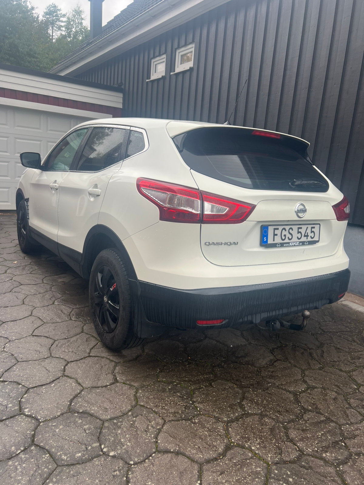 Nissan Qashqai 1.2 DIG-T Manuell 2014, bild 2/4